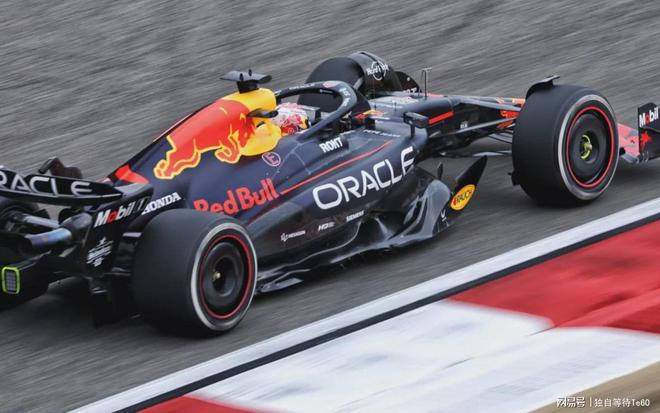 索伯车队绝杀红牛车队,汉密尔顿惊艳四座 索伯车队绝杀红牛车队,汉密尔顿惊艳四座