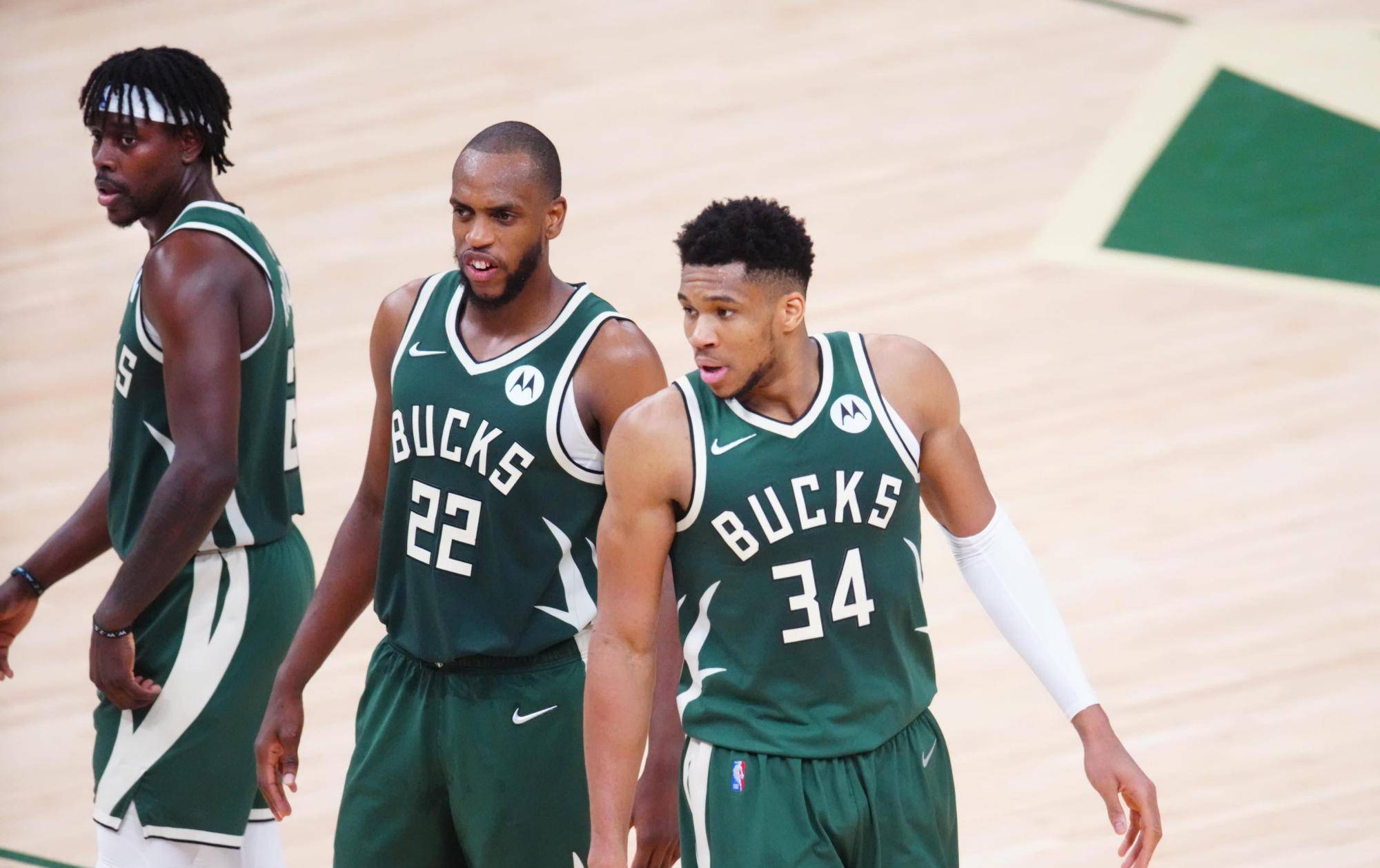 山西队鏖战辽宁队,字母哥扛起全队 山西队鏖战辽宁队,字母哥扛起全队