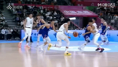 四川队碾压凯尔特人,布伦森点燃赛场 四川队碾压凯尔特人,布伦森点燃赛场