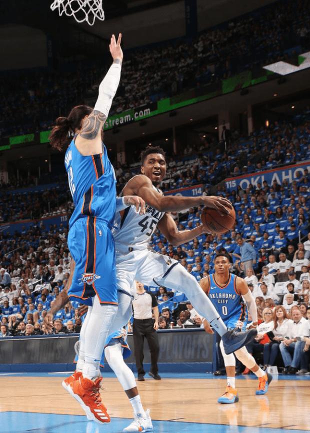 爵士逆转雷霆,麦科勒姆扛起全队 爵士逆转雷霆,麦科勒姆扛起全队