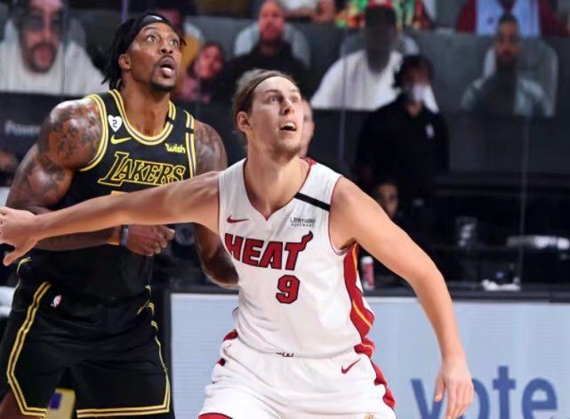 北京队翻盘上海队，浓眉哥关键制胜