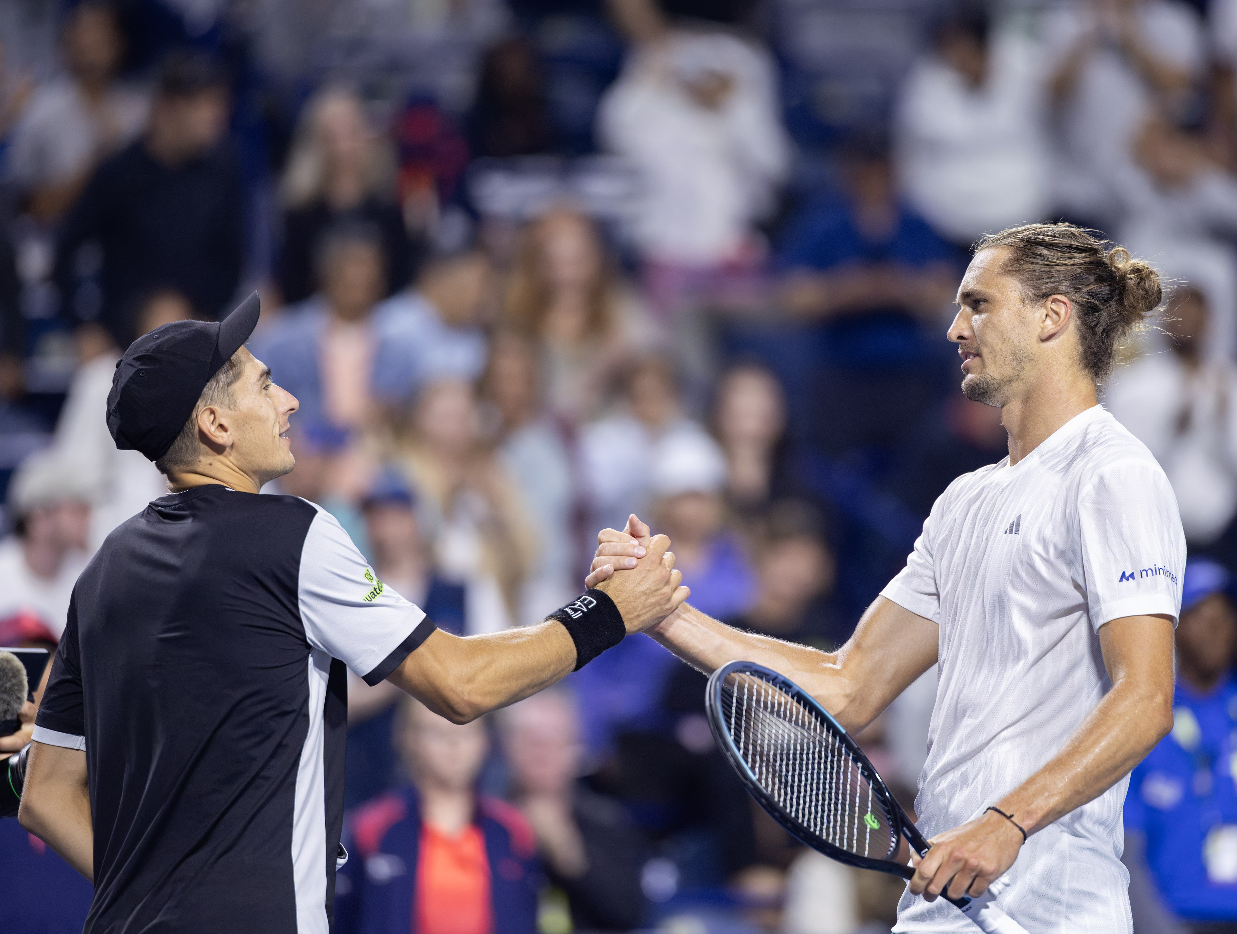 拉沃尔杯力克法网，兹维列夫统治全场