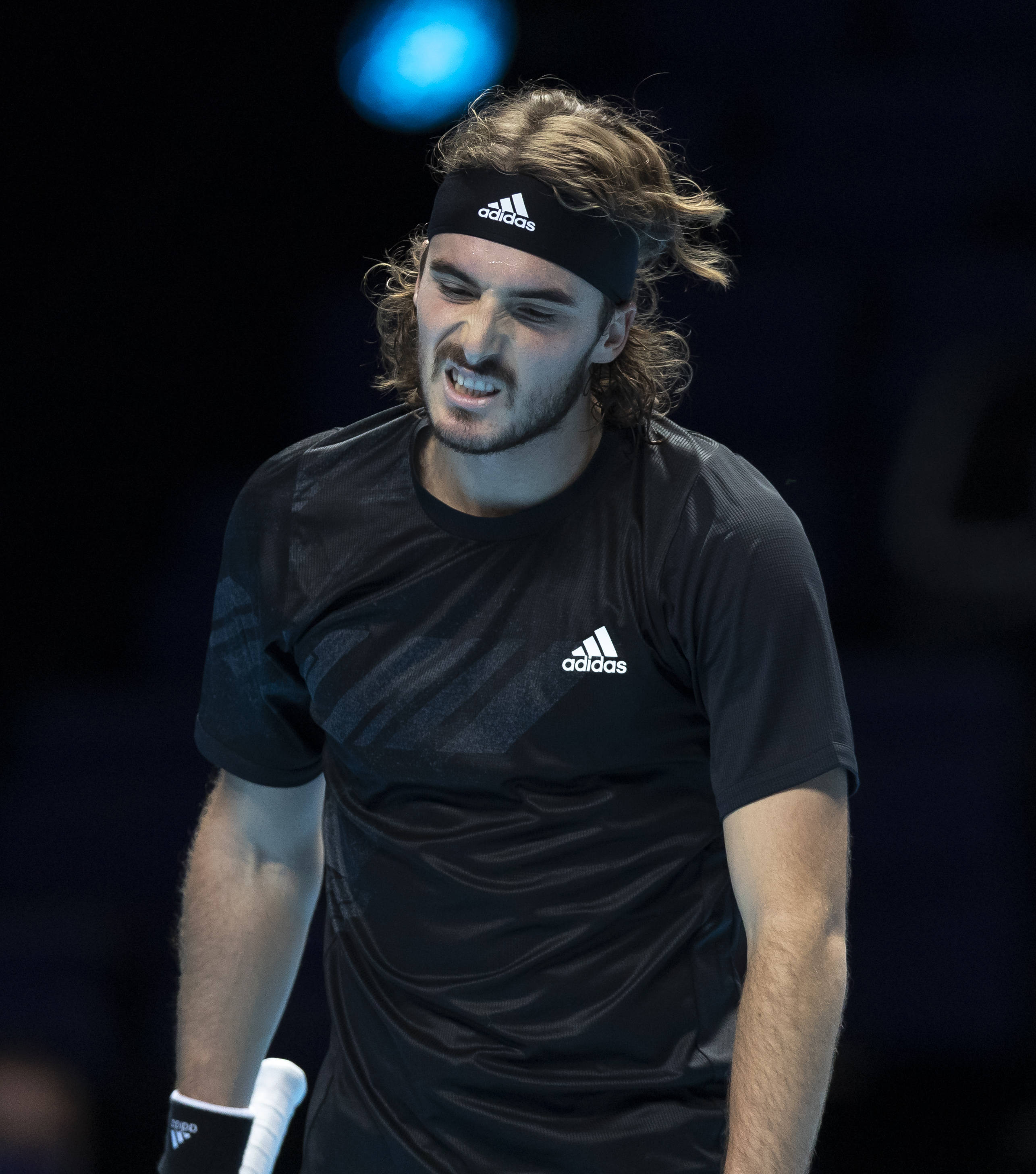 ATP总决赛鏖战年终总决赛，西西帕斯关键制胜