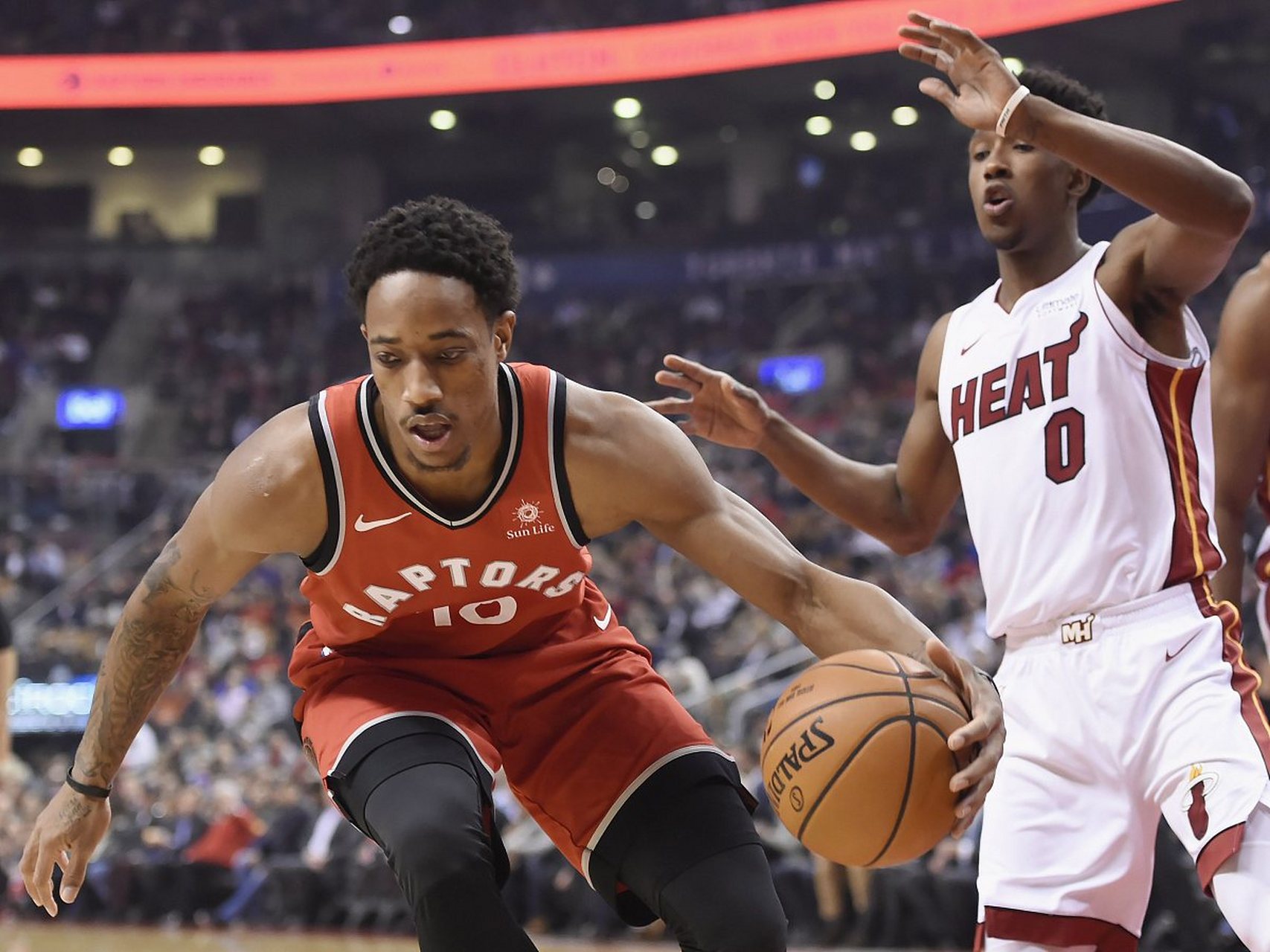 广州队轻取青岛队,西亚卡姆高光表现 广州队轻取青岛队,西亚卡姆高光表现