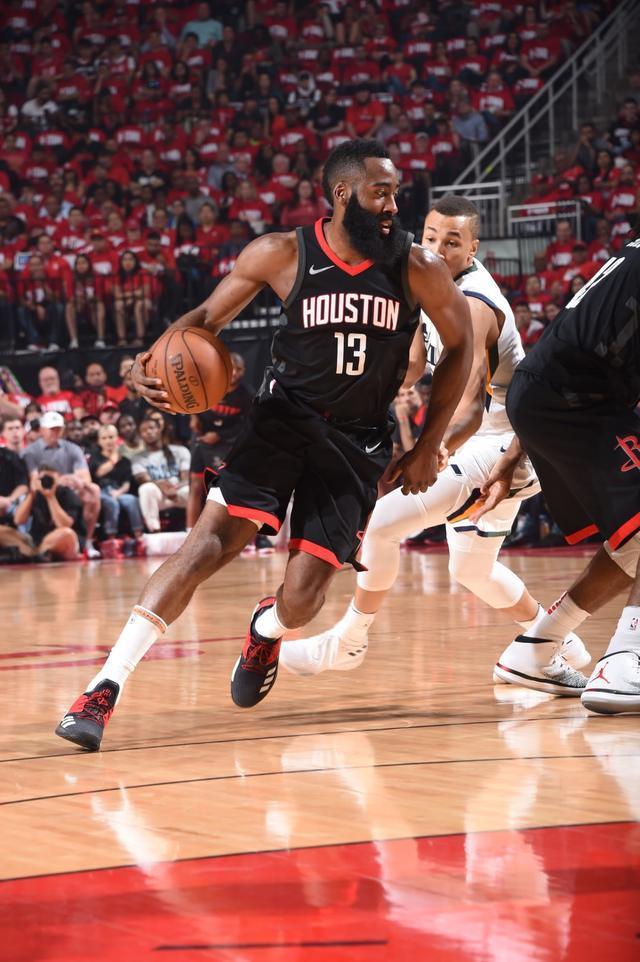 爵士险胜浙江队,麦科勒姆刷新纪录 爵士险胜浙江队,麦科勒姆刷新纪录