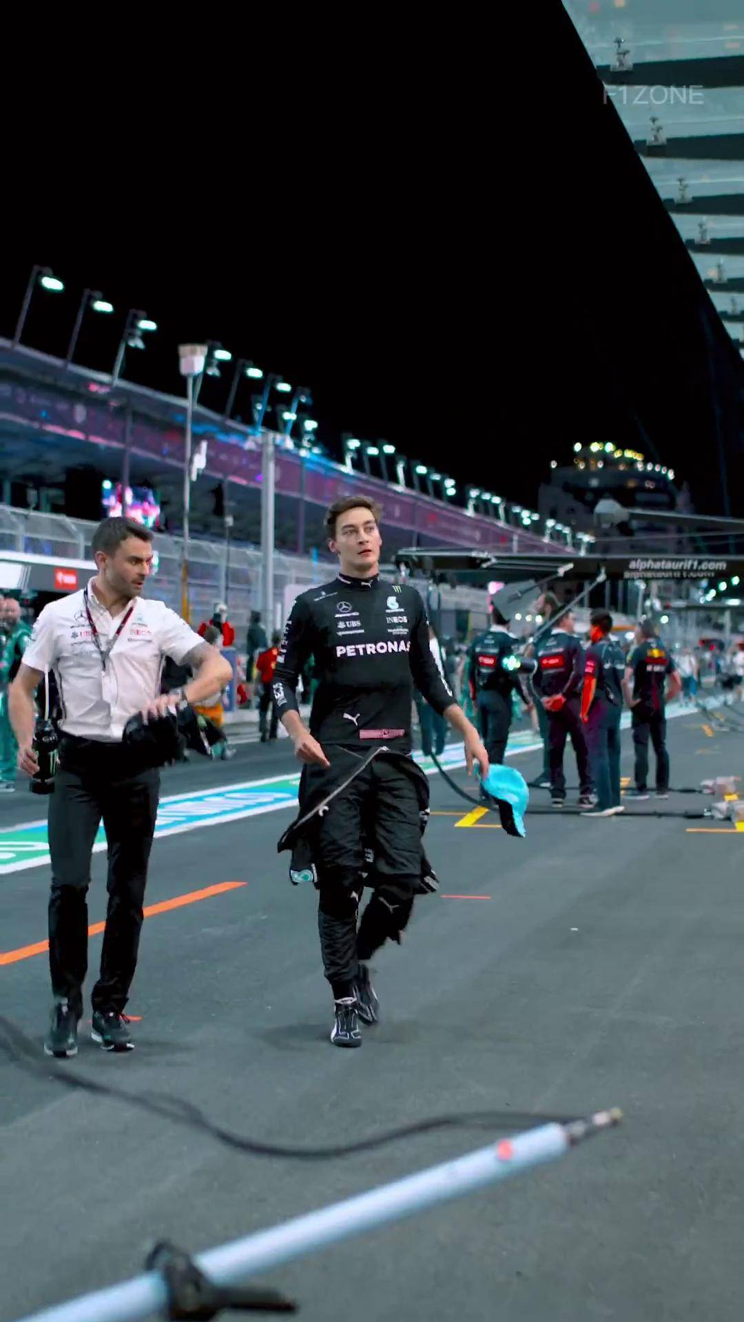 雷诺车队碾压红牛二队，拉塞尔点燃赛场