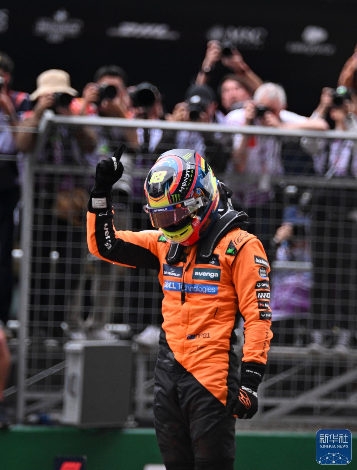 红牛二队轻取梅赛德斯，皮亚斯特里点燃赛场