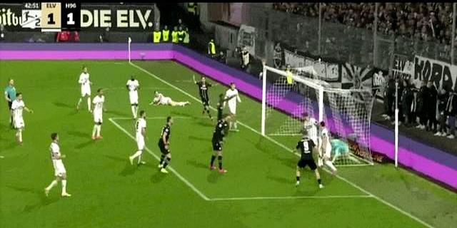 惊人绝杀进球助球队逼平强敌,晋级前八 惊人绝杀进球助球队逼平强敌,晋级前八