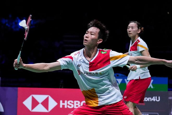 中国羽毛球队力克马来西亚羽毛球队，辛杜绝境逆转