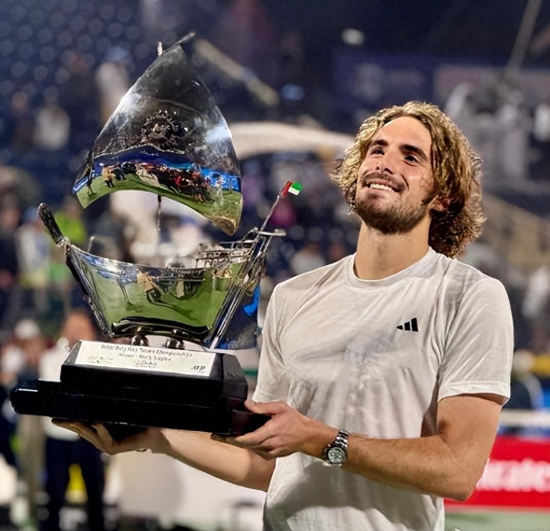 意大利网球队绝地反击英国网球队，西西帕斯制霸全场