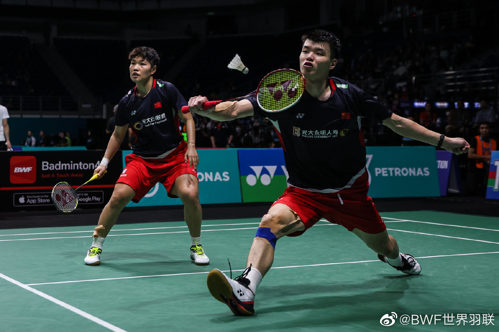 丹麦队力克马来西亚队，黄鸭组合带队取胜