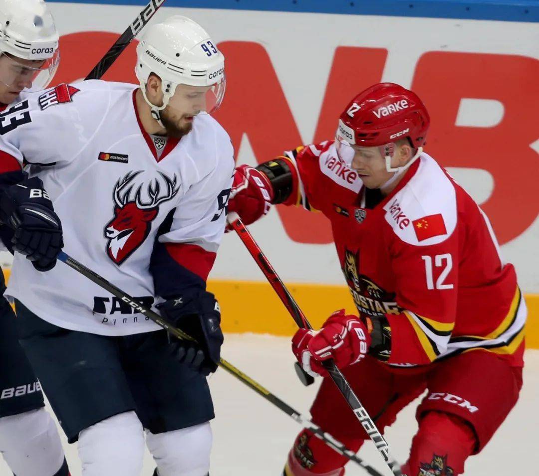 快船双塔势不可挡，战胜传统劲旅