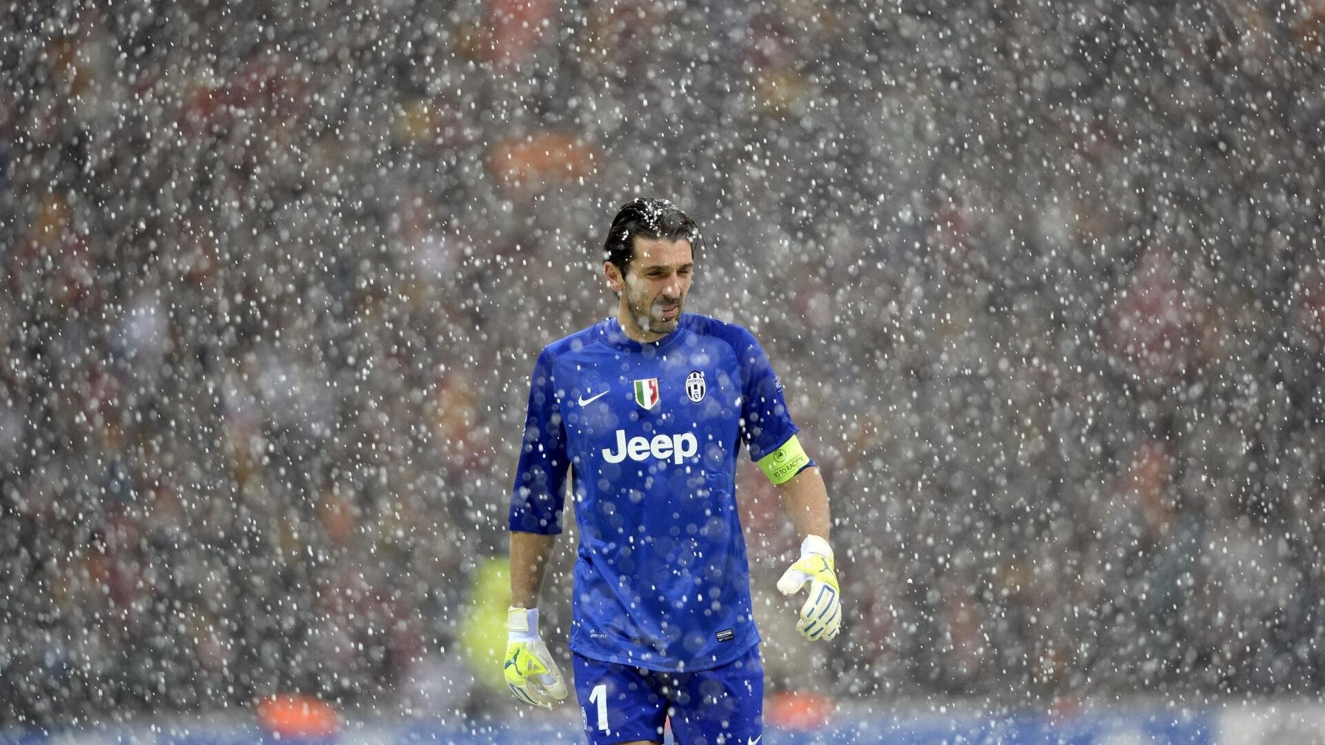 意甲焦点战之夜，姆巴佩关键进球定乾坤