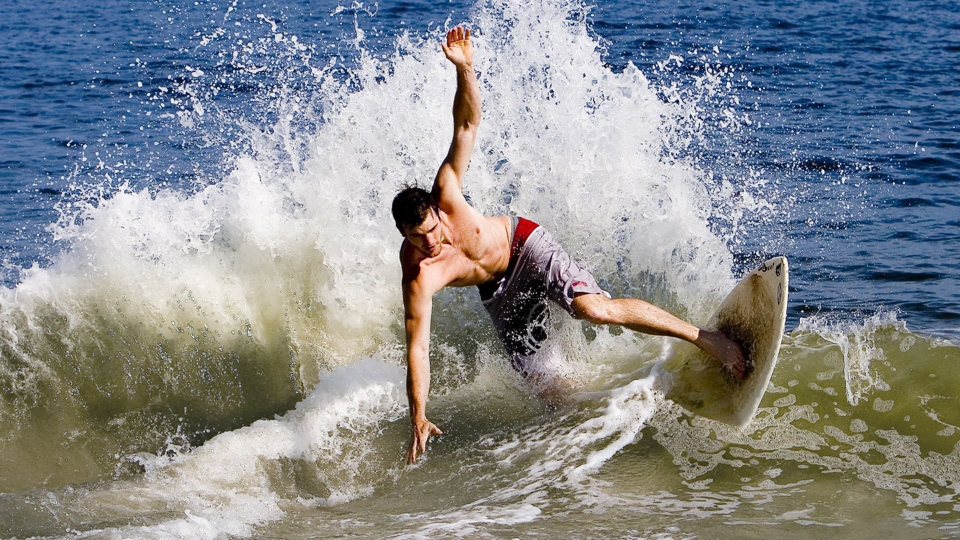 坎特关键战不手软,苏格兰击溃秘鲁,一场战术与意志的胜利