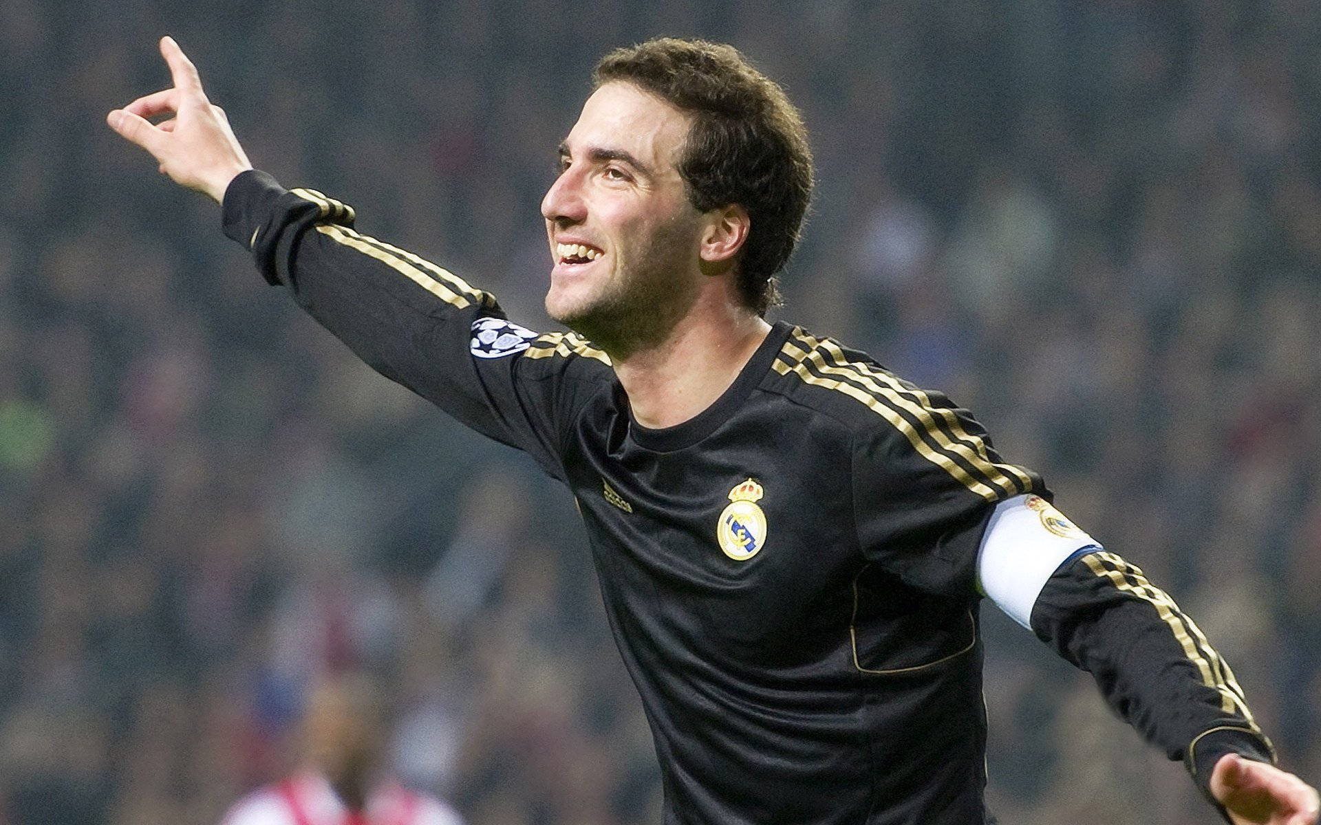 雷恩强势晋级摩洛哥，恩佐欧冠决赛接管比赛，当新星在最高舞台绽放